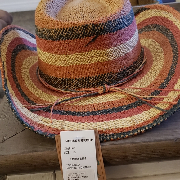 Multi-tone Outback Hat - Picture 2 of 3